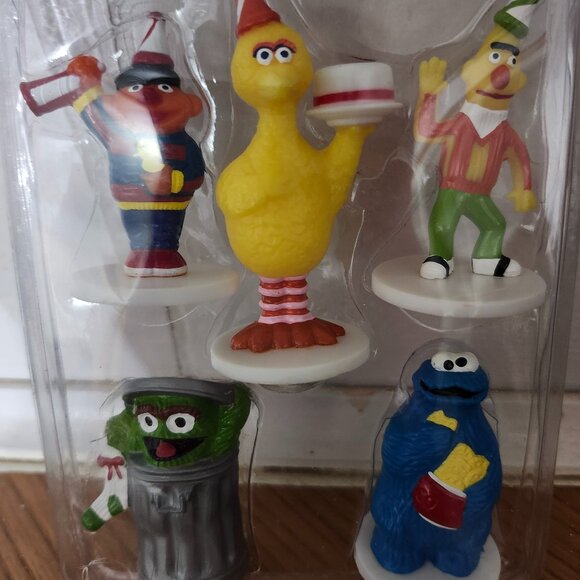 Wilton Sesame Street Cake Toppers/Party Favours - Picture 1 of 3